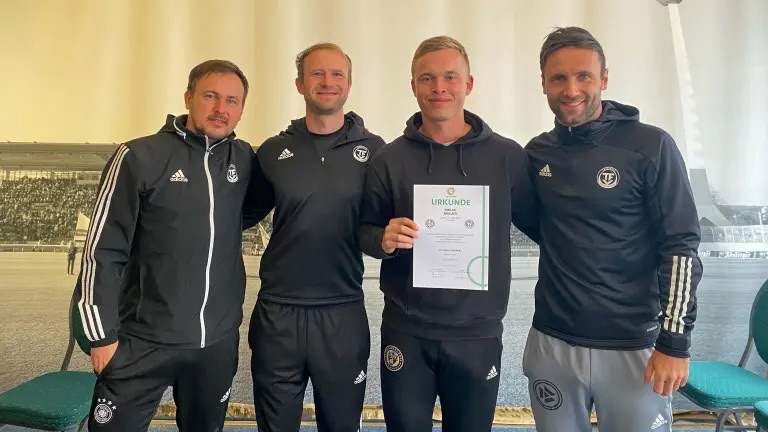 Coaches with a course certificate.